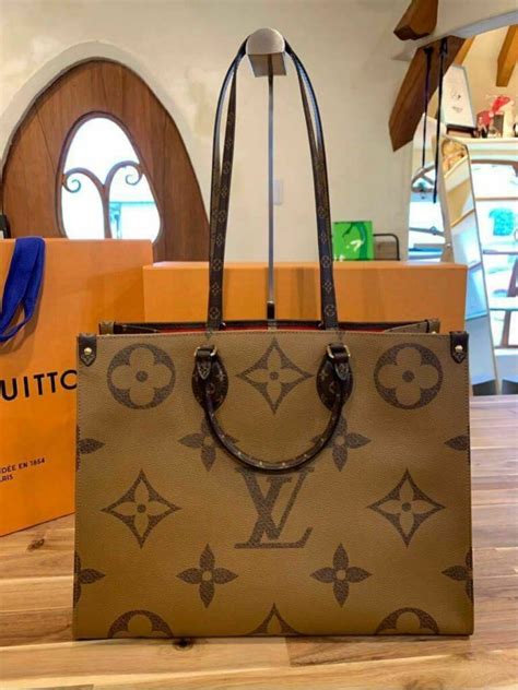 louis vuitton 2019 monogram giant onthego|louis vuitton onthego gm.